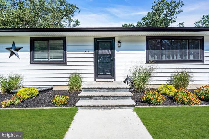 Photo of 215 Avenue Road, Southampton NJ