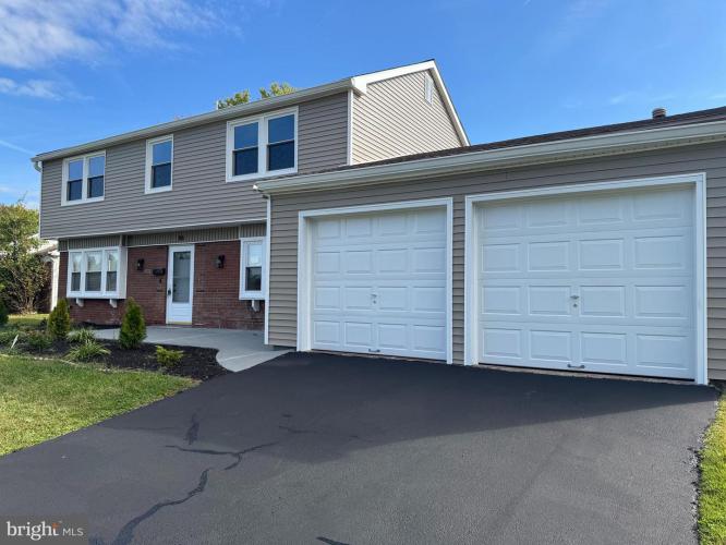 Photo of 86 New Castle Lane, Willingboro NJ