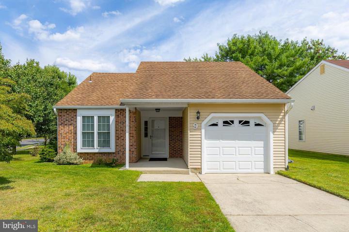 Photo of 9 Avandale Court, Mount Laurel NJ