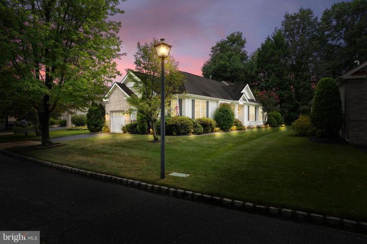 Photo of 121 Glengarry Lane, Hainesport NJ