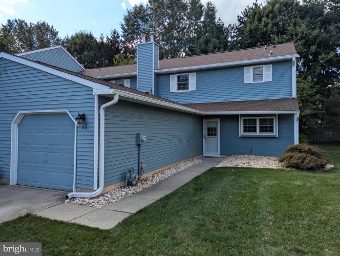 Photo of 11 Fairfax Court, Bordentown NJ