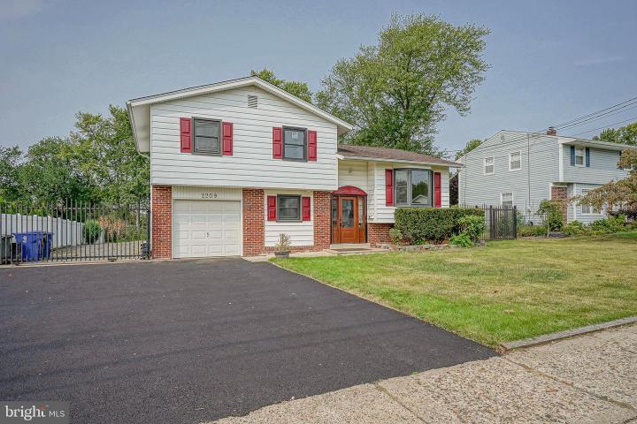 Photo of 2209 New Albany Road, Cinnaminson NJ