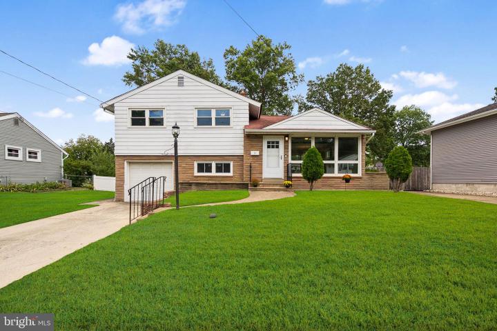 Photo of 81 W Woodcrest Avenue, Maple Shade NJ