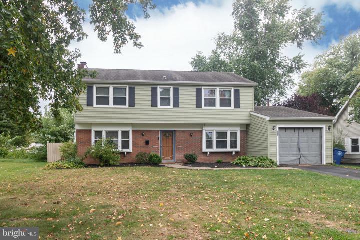 Photo of 18 Edgewater Lane, Willingboro NJ