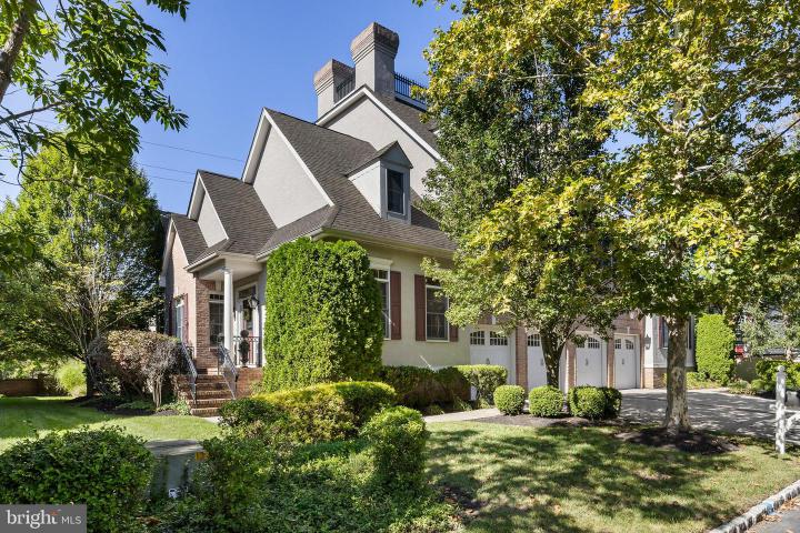 Photo of 5 Collins Mill Court, Moorestown NJ