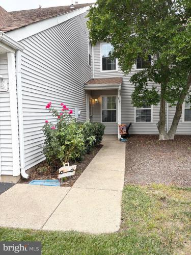 Photo of 28 Magnolia Court, Bordentown NJ