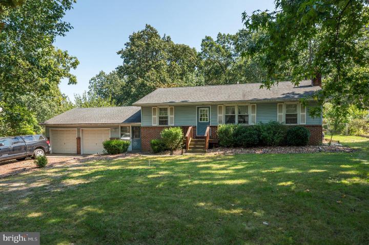 Photo of 16 Woodside Drive, Tabernacle NJ