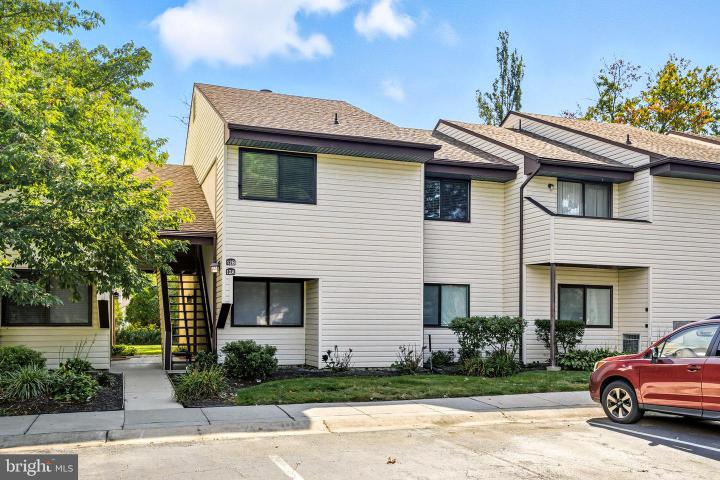 Photo of 12 E Daisy Lane, Mount Laurel NJ