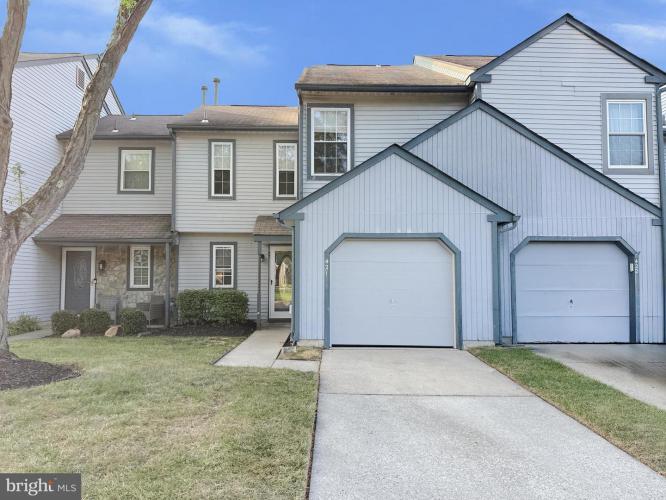 Photo of 421 Jamestown Court