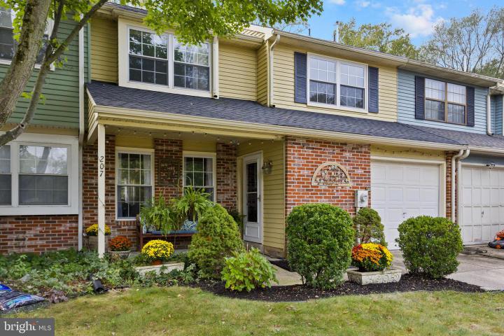Photo of 207 Foxwood Lane, Marlton NJ
