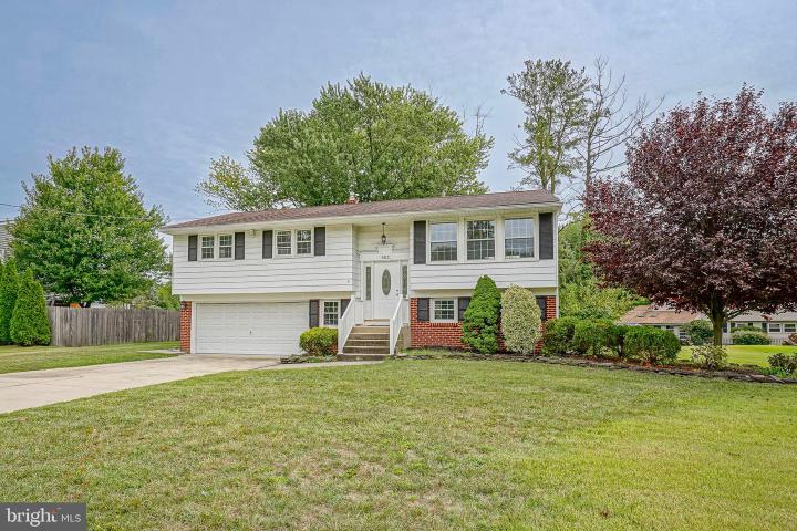 Photo of 502 Pomona Road, Cinnaminson NJ