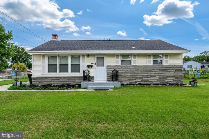 Photo of 10 Laclede Drive, Burlington NJ