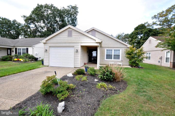 Photo of 41 New Castle Drive, Southampton NJ