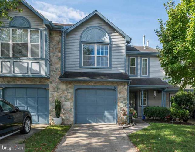 Photo of 10 Knighton Lane, Mount Laurel NJ
