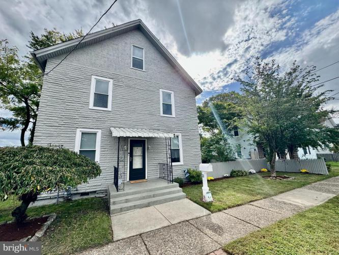 Photo of 70 Pine Street, Beverly NJ
