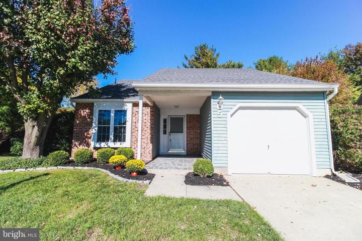Photo of 5 Keswick Court, Mount Laurel NJ