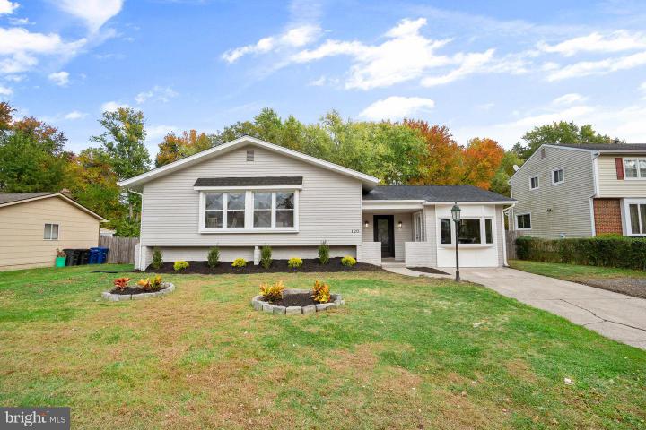 Photo of 120 Canterbury Road, Mount Laurel NJ