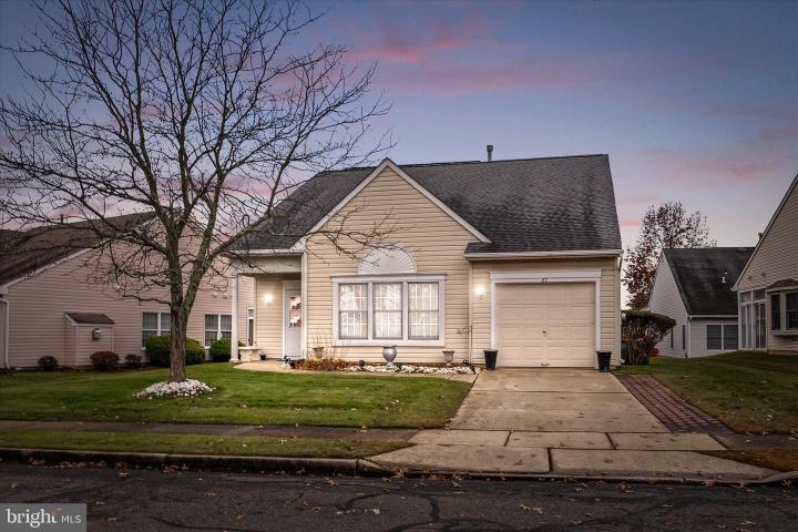 Photo of 87 Horseshoe Lane, Columbus NJ