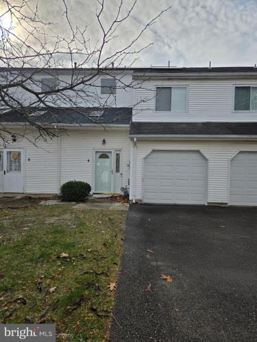 Photo of 4 Nutmeg Drive, Lumberton NJ