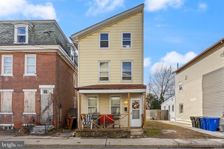 Photo of 434 Lawrence Street