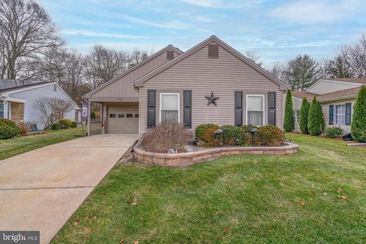 Photo of 186 Dorchester Drive, Southampton NJ