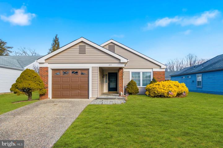 Photo of 44 New Castle Drive, Southampton NJ