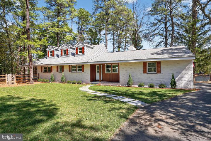 Photo of 113 W Centennial Drive