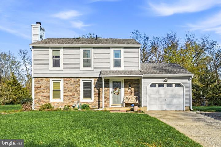 Photo of 10 Carlyle Drive, Wrightstown NJ