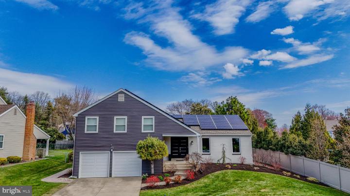 Photo of 2 Warwick Court, Mount Laurel NJ