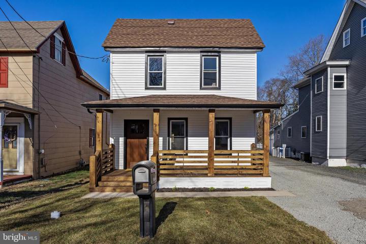 Photo of 219 Lumberton Avenue