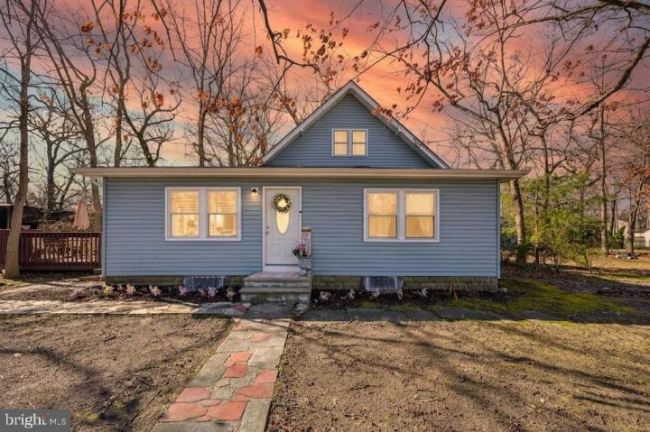 Photo of 123 Heather Street