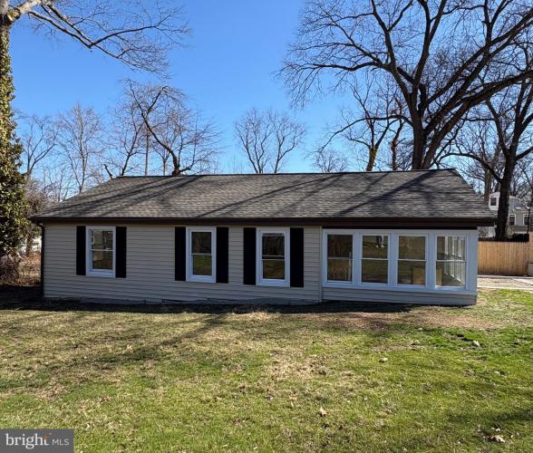 Photo of 207 Pennsylvania Avenue