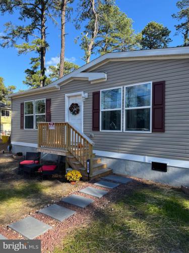 Photo of 203 Blue Jay Road