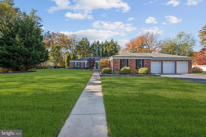 Photo of 1416 Georgian Drive