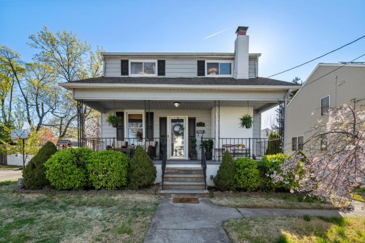 Photo of 109 N Coles Avenue