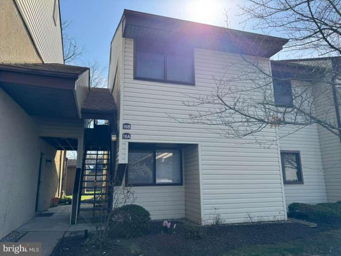 Photo of 16 E Daisy Lane