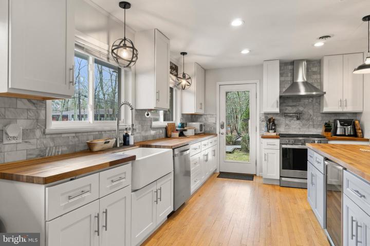 Photo of 228 Cheyenne Trail, Medford Lakes NJ