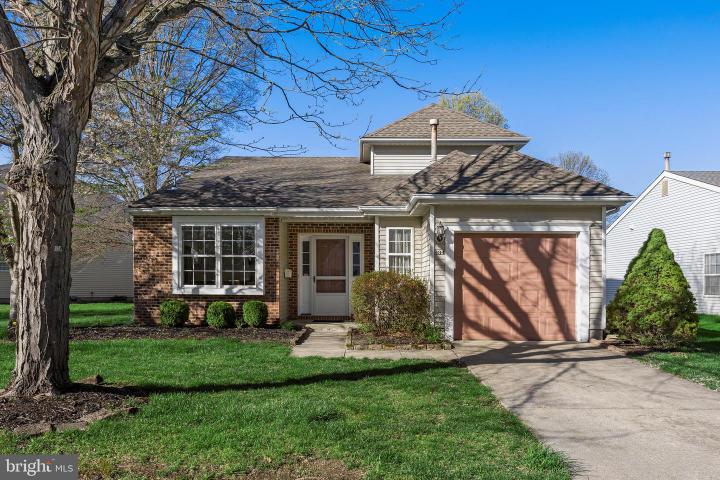 Photo of 934 Larkspur Place