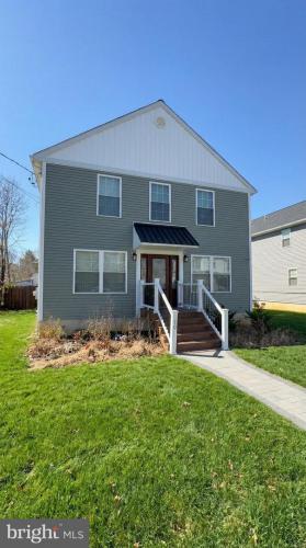 Photo of 10 W Monroe Street