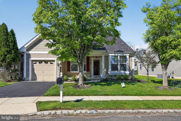Photo of 8 Impatiens Court, Marlton NJ