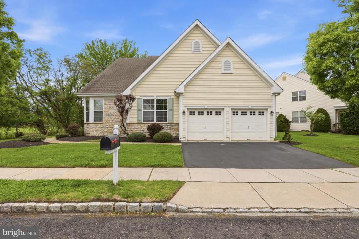 Photo of 5 Hibiscus Drive, Marlton NJ