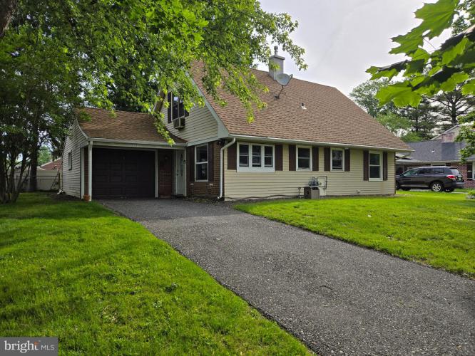 Photo of 33 Middlebury Lane