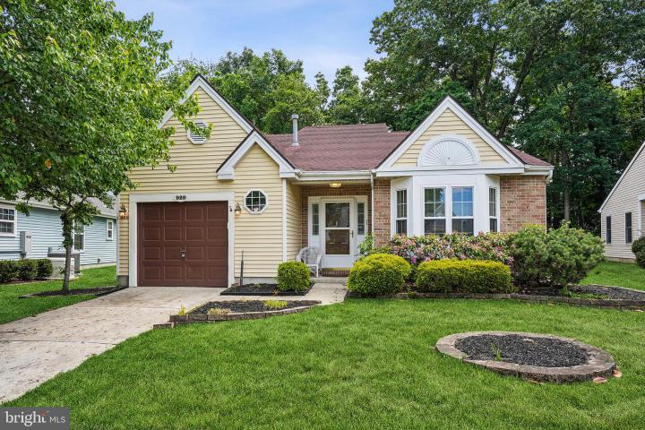Photo of 929 Larkspur Place
