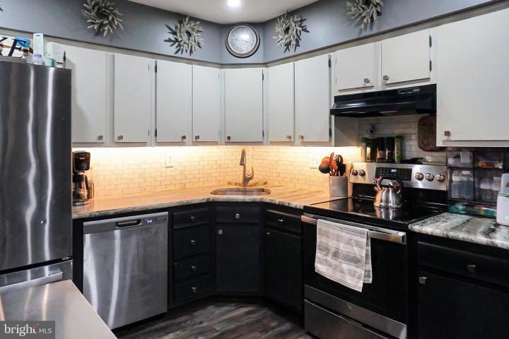 Photo of 76 W Bluebell Lane