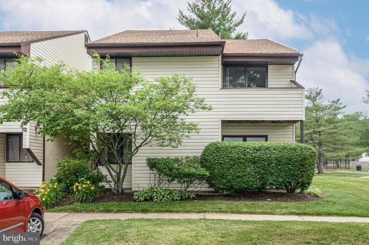 Photo of 38 E Daisy Lane