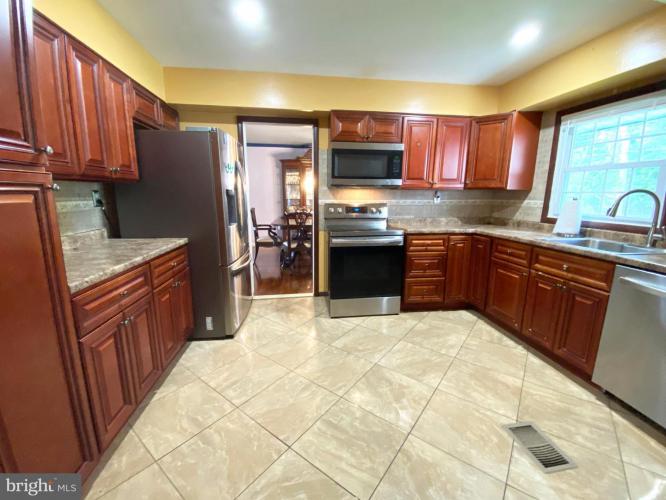 Photo of 30 Winterberry Lane