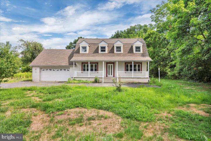 Photo of 2480 Monmouth Road
