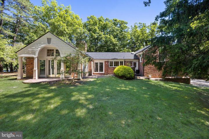 Photo of 7 E Centennial Drive