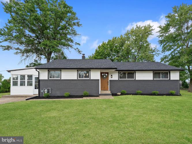 Photo of 201 S Garden Boulevard, Beverly NJ