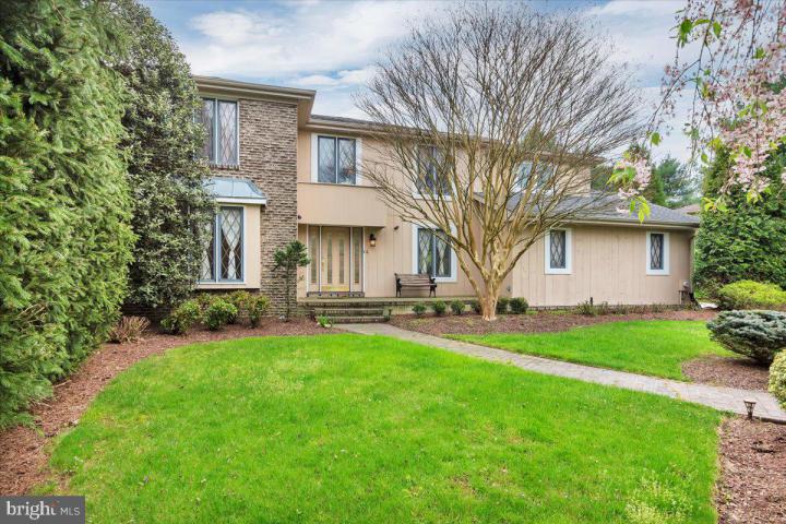 Photo of 6 N Woodleigh Drive, Cherry Hill NJ